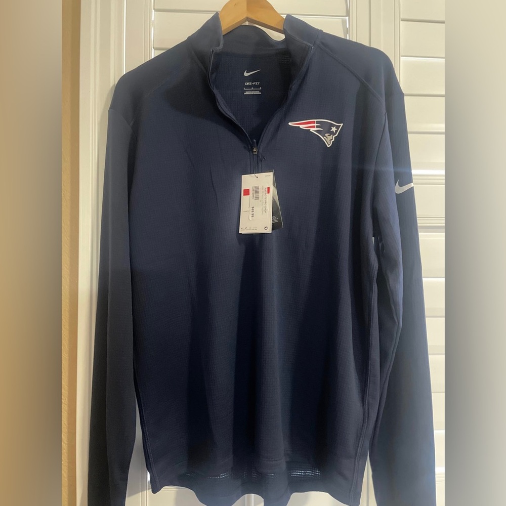 Nike New England Patriots long sleeve With Tags/LARGE